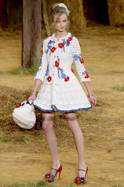 Look 48